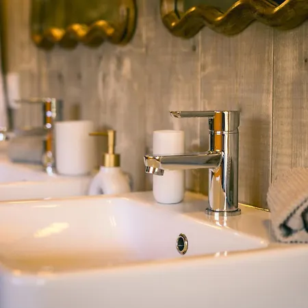 Luxury tent And Me Glamping *